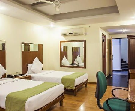 Sandhya Hotel Hyderabad Esterno foto