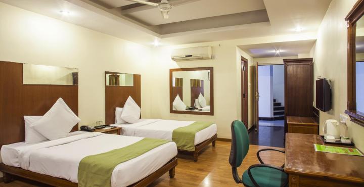 Sandhya Hotel Hyderabad Esterno foto